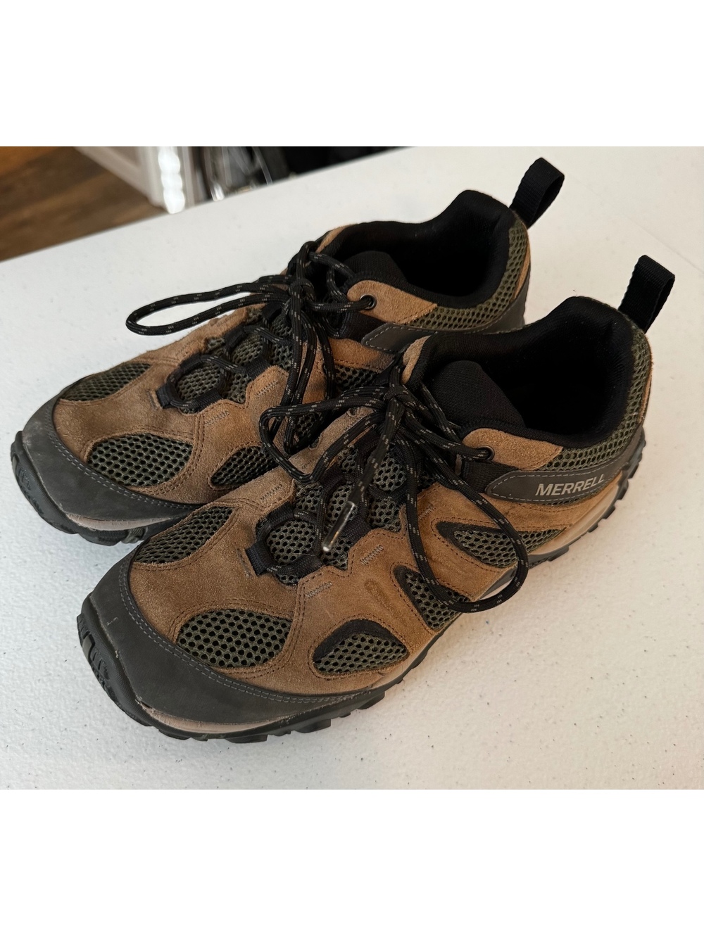 Merrell hiking shoes size 8 men’s